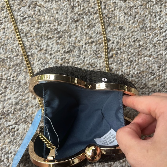 Purse - Picture 3 of 3